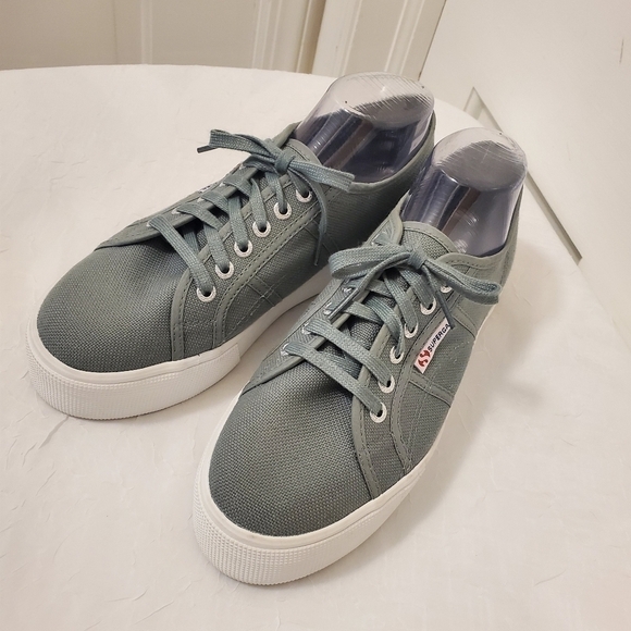NWOB Superga Unisex Platform Laceup Sneaker Shoes M8 L9.5 - Picture 2 of 11